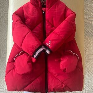 Catimini red puffer hooded
Fleece lined 
Size 4
Detachable gloves with snaps